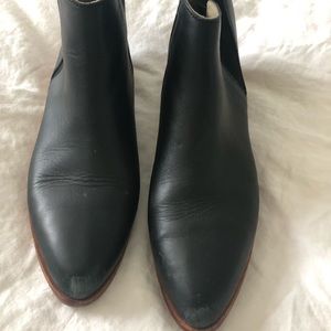 Nisolo Chelsea Boot in black